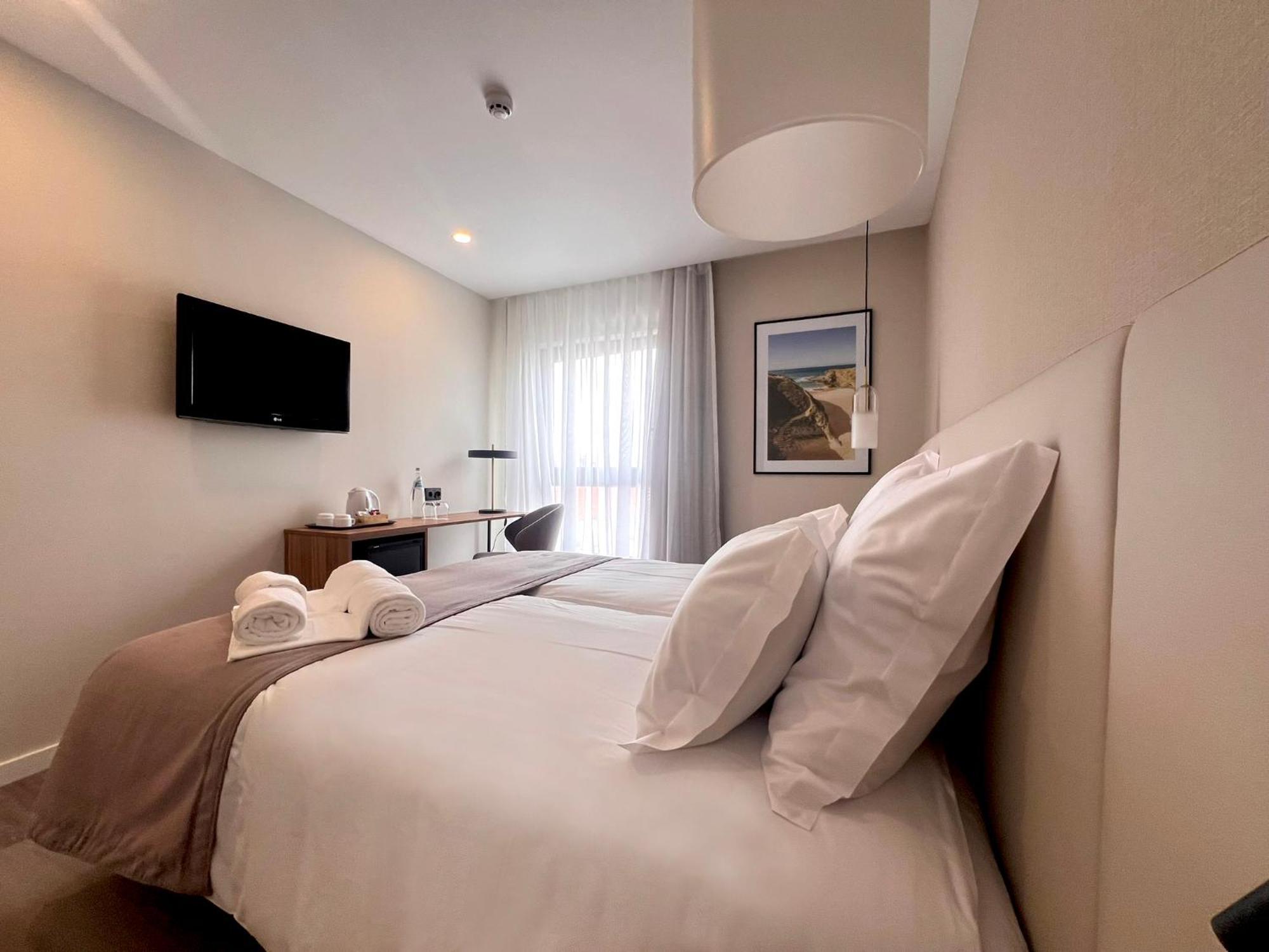 Twin Room with Sea View,1594672276:JPEG