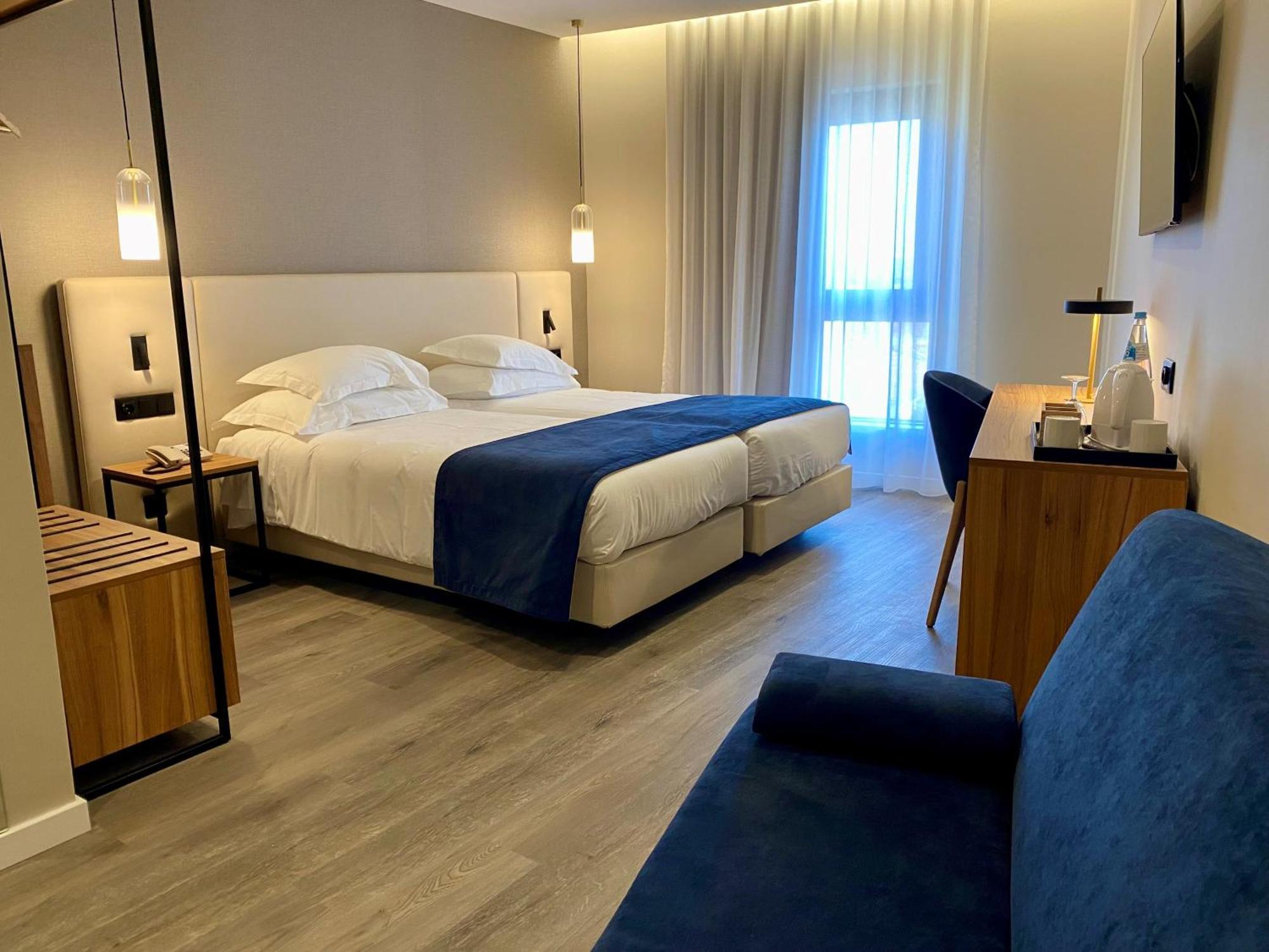 Large Twin Room,1636738291:JPEG